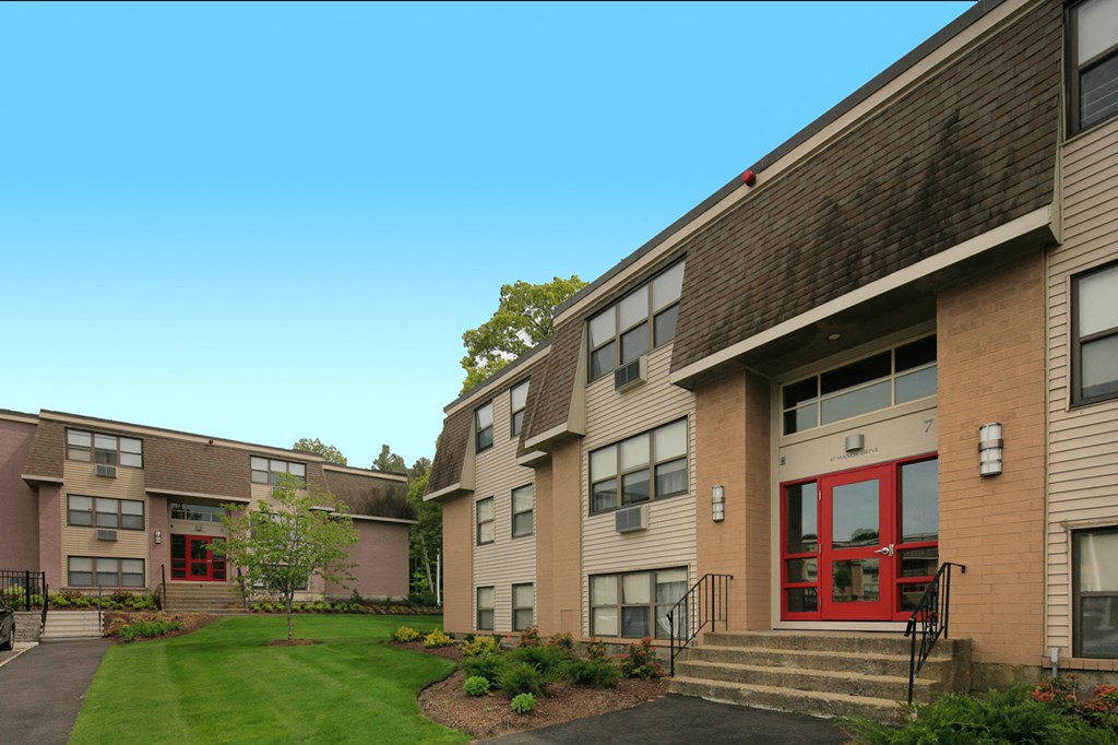 Entrance to Oxford Apartments Stoughton