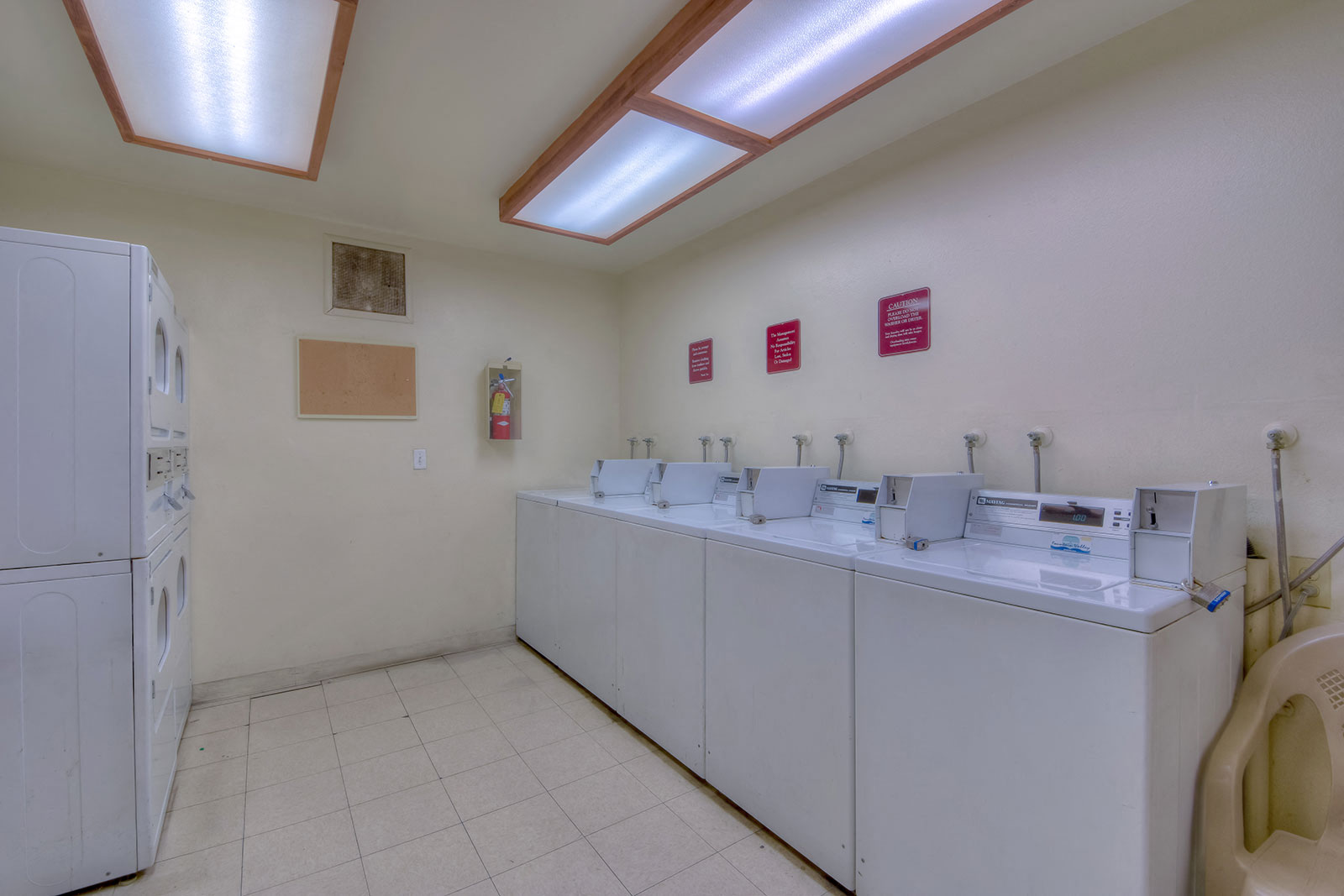 Grande Apartments - Laundry Room