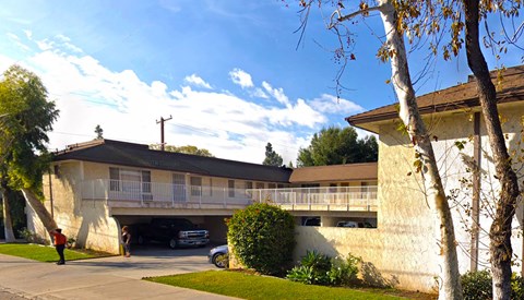 the building where the motel is located