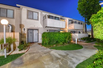 2560 West La Palma Avenue Studio-2 Beds Apartment for Rent - Photo Gallery 6