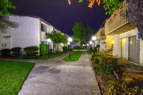 Roberta Apartment Homes Courtyard