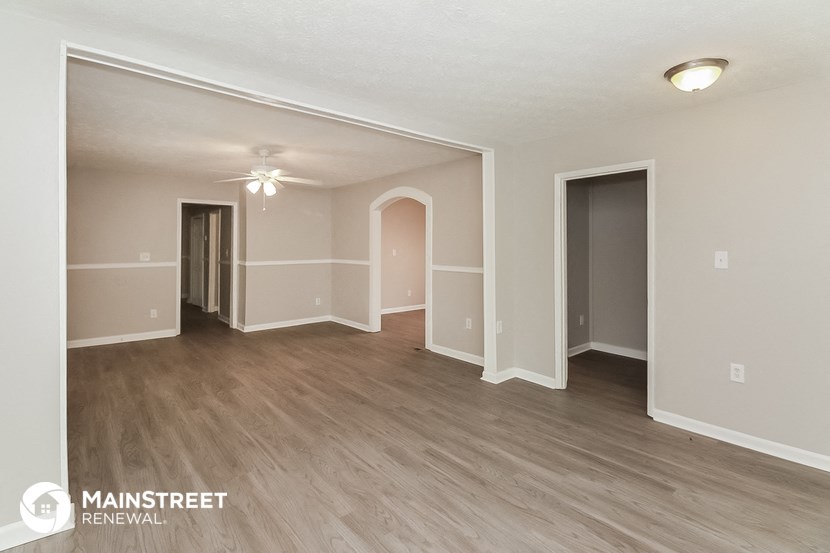 the living room of this 2500 sq ft house