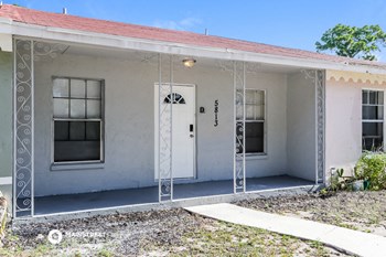 5813 S 38th 2 Beds House for Rent - Photo Gallery 3