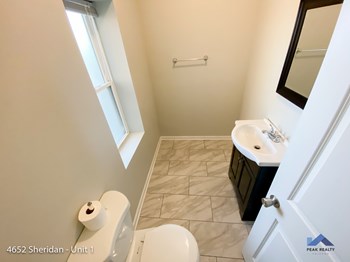 4652 N. Sheridan Rd. 2-4 Beds Apartment for Rent - Photo Gallery 6