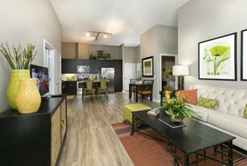 940 W. Canton Avenue 1-3 Beds Apartment for Rent - Photo Gallery 3