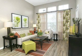 940 W. Canton Avenue 1-3 Beds Apartment for Rent - Photo Gallery 4