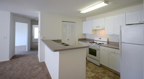 Kitchen Unit at Oak Glen Apartments, Orlando, Florida