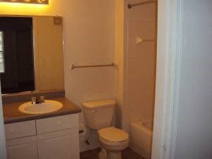 Bathroom at Oak Glen Apartments, Florida, 32808