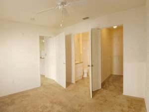 Bed Bath Closet at Oak Glen Apartments, Orlando, FL, 32808