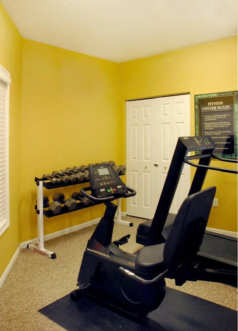 Fitness Room at Oak Glen Apartments, Orlando, FL