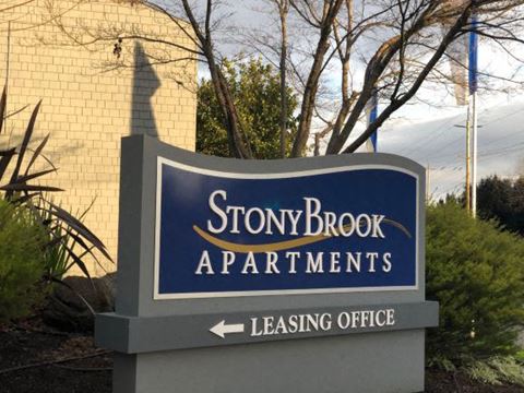 Monument Sign l Stony Brook Apartments in Santa Rosa CA