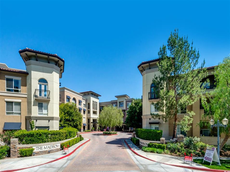 Apartments for Rent in Valencia, CA | The Madison at Town Center