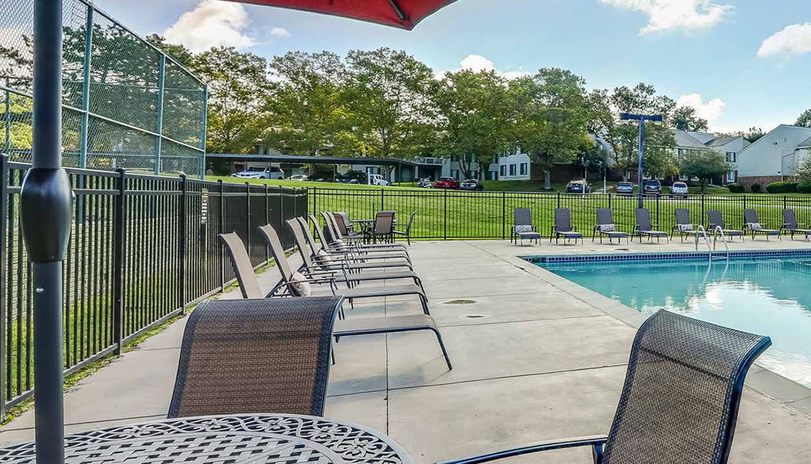 Northville, MI Apartments Northville Woods