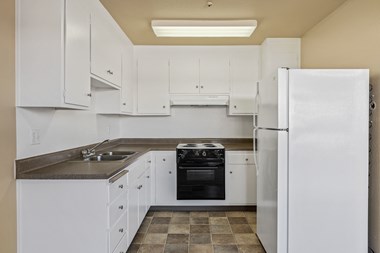 933 Edwards Avenue 1-2 Beds Apartment for Rent - Photo Gallery 1