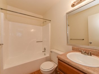 2500 Sandy Spring Lane 2-3 Beds Apartment for Rent - Photo Gallery 17
