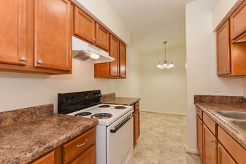 100A Forest Oak Lane 2-3 Beds Apartment for Rent - Photo Gallery 3