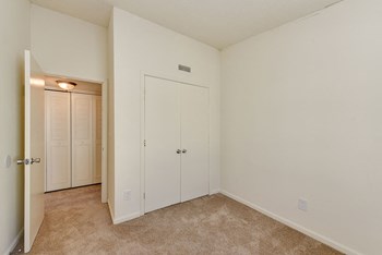 100A Forest Oak Lane 2-3 Beds Apartment for Rent - Photo Gallery 25