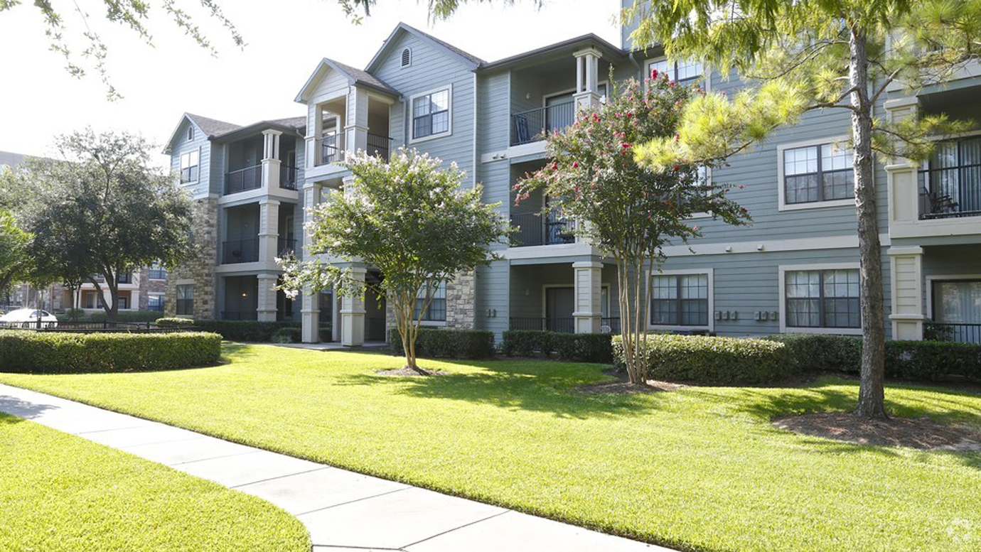 The Columns at Westchase Apartments in Houston, TX