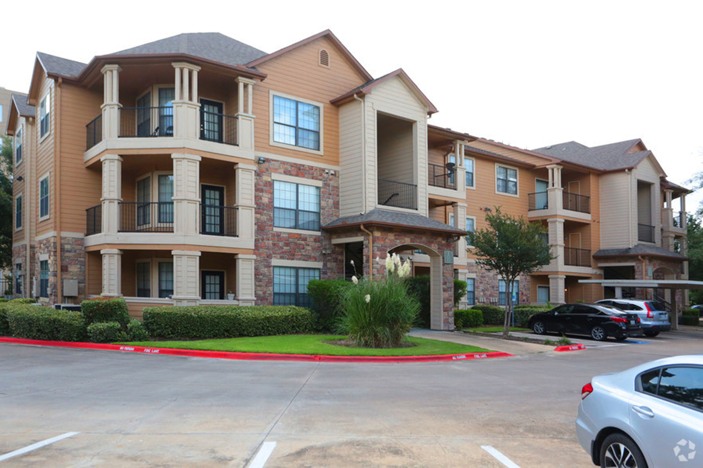The Columns at Westchase Apartments in Houston, TX