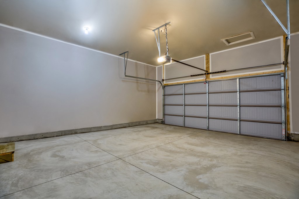 Garage of Home For Rent in Holt Michigan | Aspen Lakes Estates