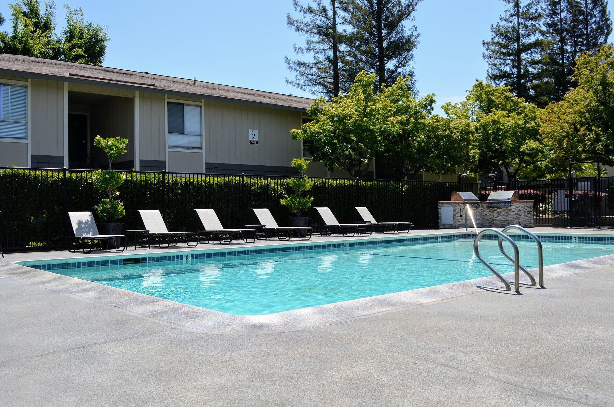 Bella Vista Napa Apartments | Pool