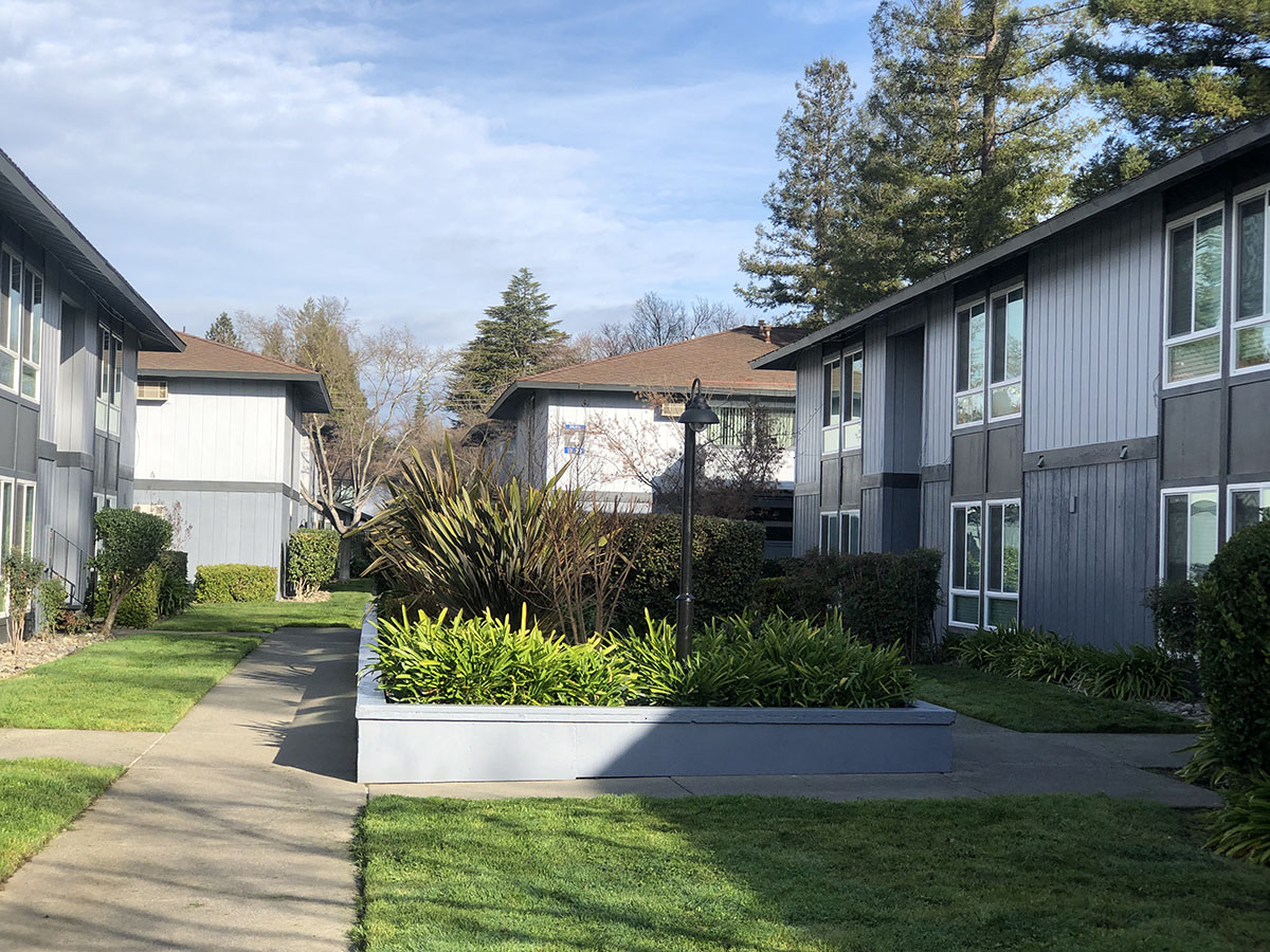Exterior buildings with sidewalk and landscape l Bella Vista Napa