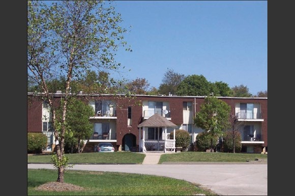 University Gardens Apartments, 6516 N. University St, Peoria, IL - RENTCafé