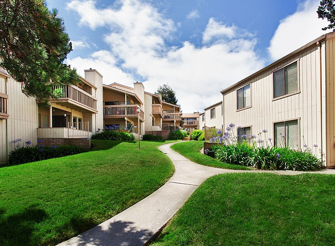 Footprints on the Bay Apartments in Monterey, CA