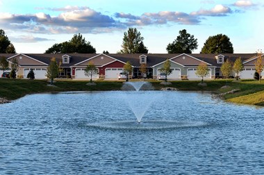 Lebanon OH Apartment Rentals Redwood Berkshire Way Exterior Fountain