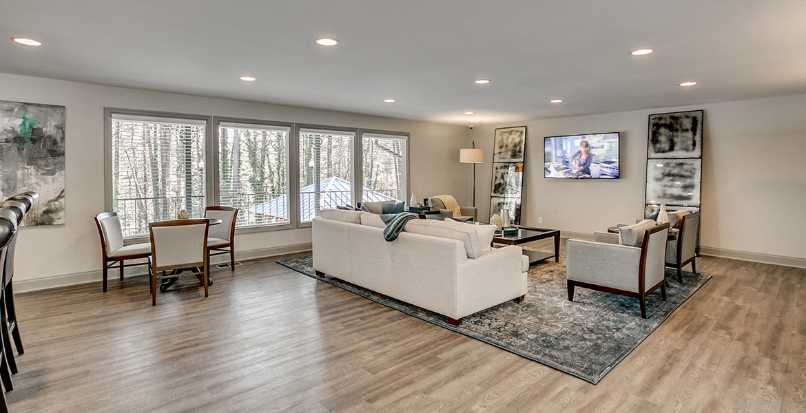 Retreat At Mountain Brook is a similar property to Livingston Oaks located in Birmingham