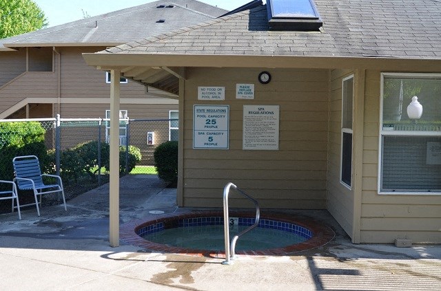 Spa at Mountain High Apartments, Gresham