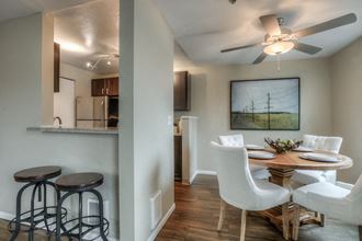 21620 14th Avenue S 1-2 Beds Apartment, All Ages Multifamily Homes for Rent - Photo Gallery