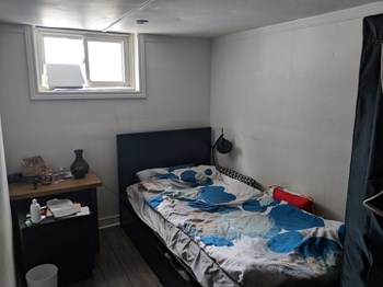 10 Longwood Rd. S. 1-7 Beds Apartment for Rent - Photo Gallery 4