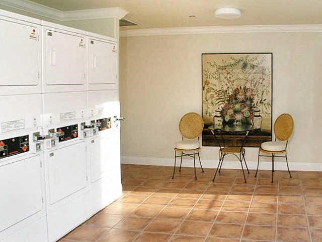 Stockton, CA 95219 | Torcello | Laundry Seating