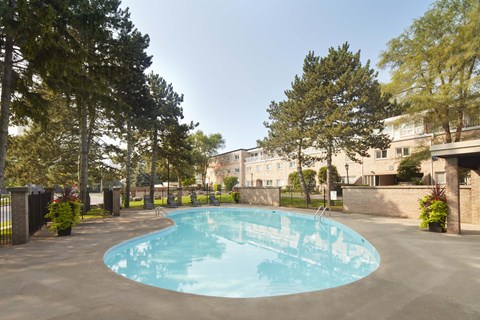 Bayview Mews outdoor pool