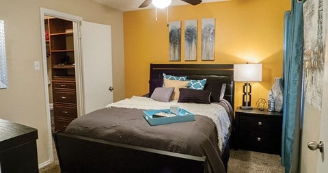 Gorgeous Bedroom at Timberglen Apartments, Dallas