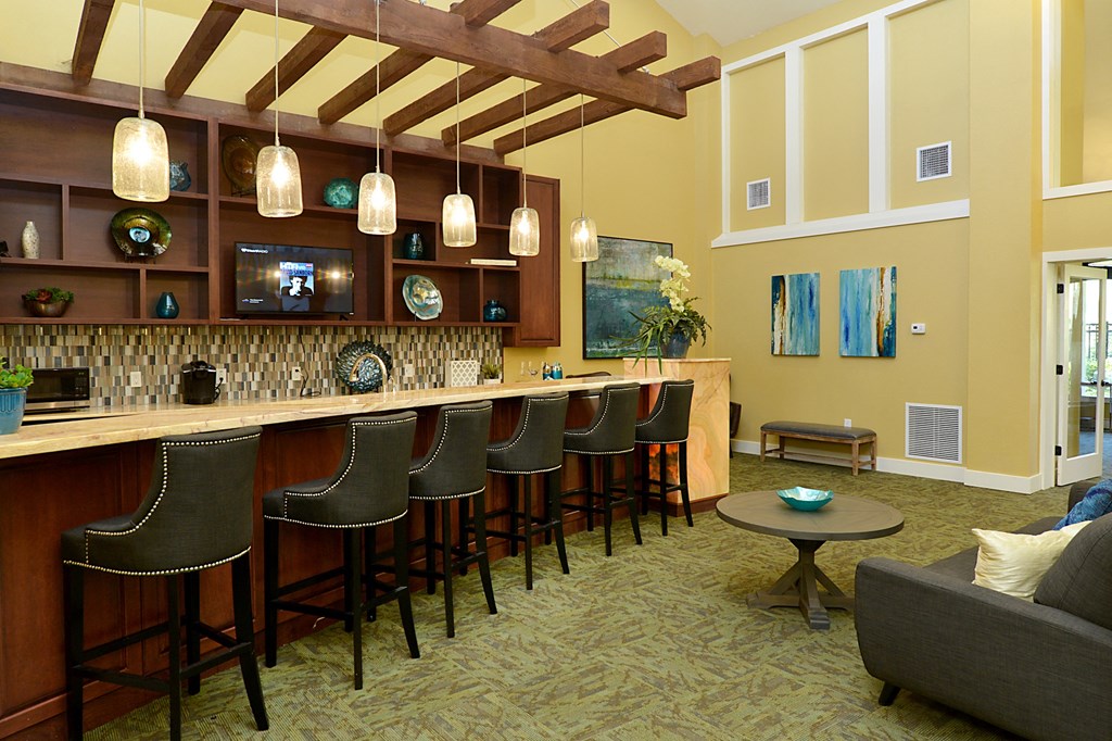 Community Space at Broadwater Apartments in St Petersburg, FL 33711