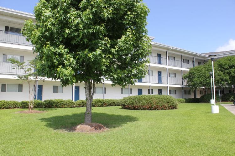 Lush Green Outdoors at Anchorage Apartments, Slidell, Louisiana