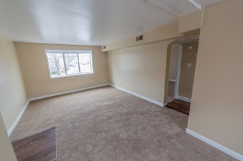 859 S. Greenbrier St. Studio-2 Beds Apartment for Rent - Photo Gallery 6