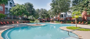 525 W. Westchester Parkway 1-3 Beds Apartment for Rent - Photo Gallery 3