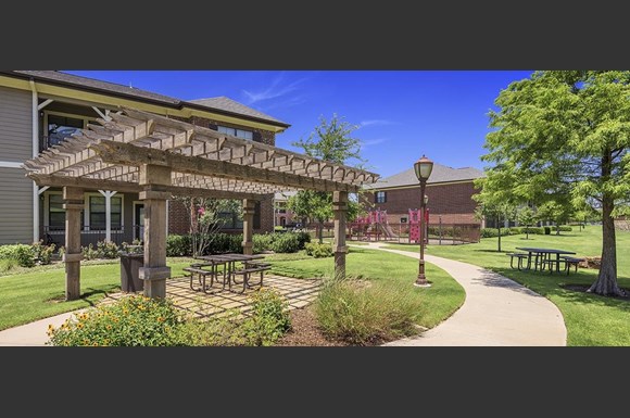 Legends At Lowes Farm Apartments 1400 N State Hwy 360 Mansfield