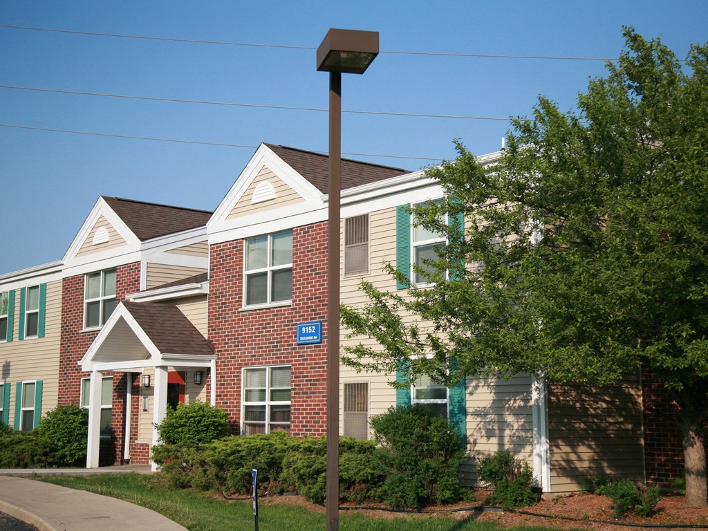 Back Exterior at Glenbrook Apartments, Wisconsin, 53224