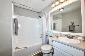 Garden Tub at Grove Point, Norcross, GA, 30093