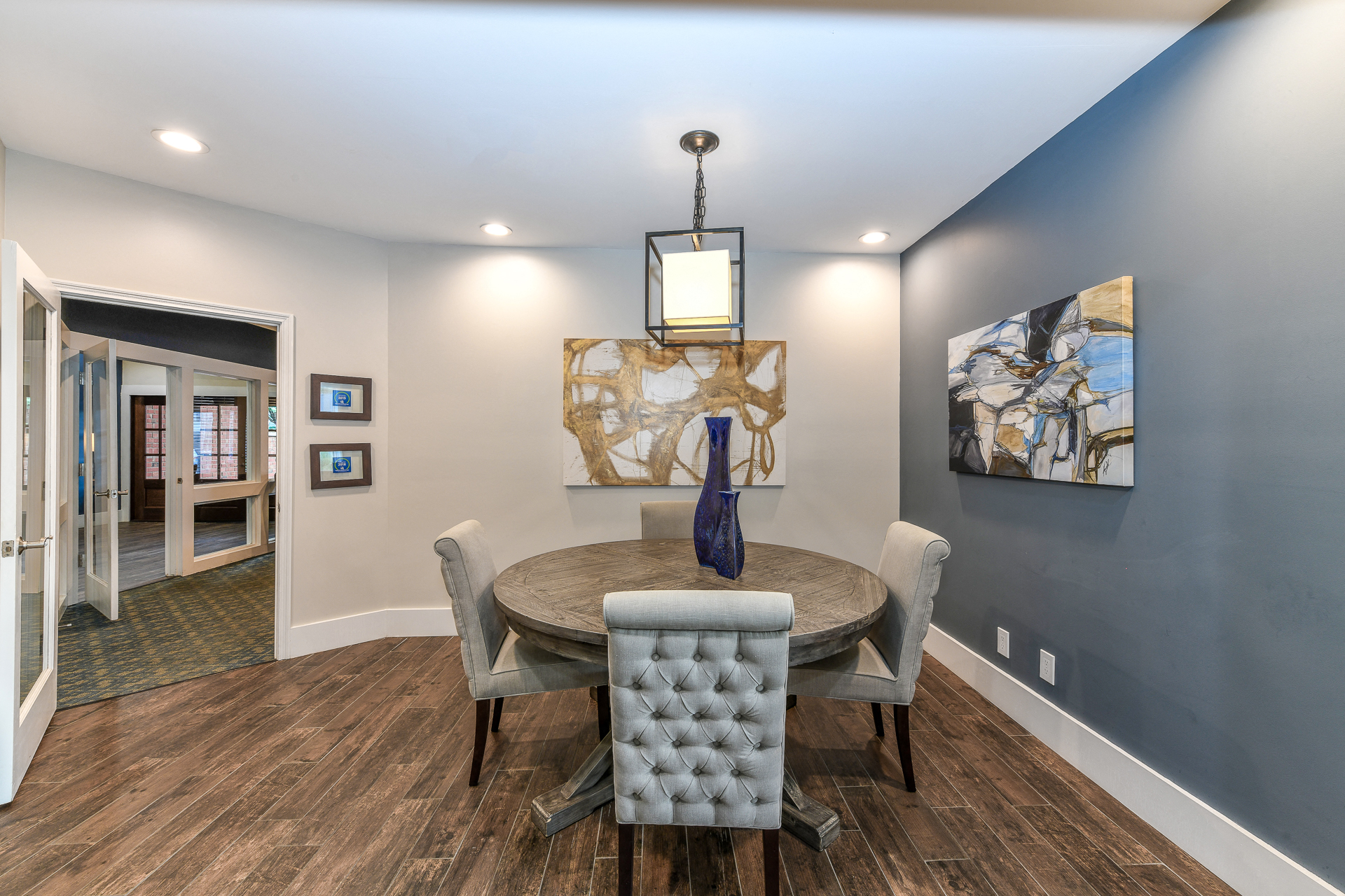 Clubhouse Closing Room Image at Waterford Place, Louisville