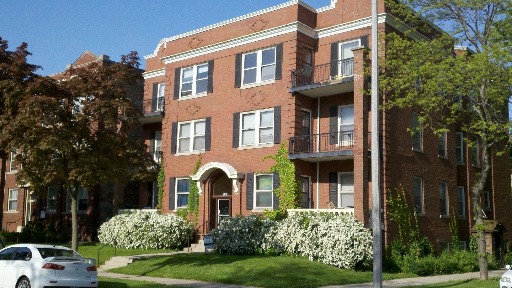 2545 N. Stowell Avenue