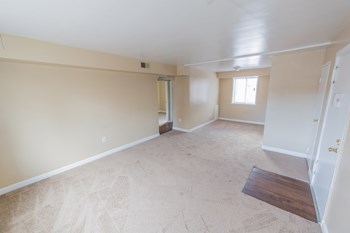 859 South Greenbrier Street Studio-2 Beds Apartment for Rent - Photo Gallery 4