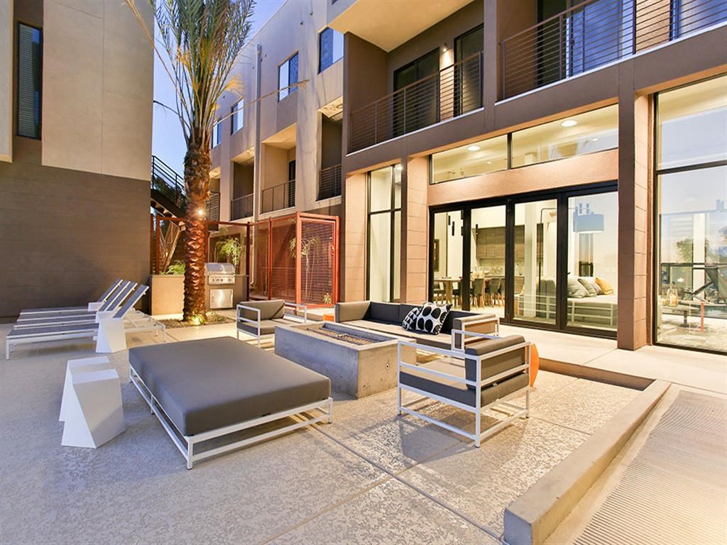 Old Town Scottsdale AZ Apartments - Dusk Scottsdale - Fire Pit with Patio Furniture and BBQ