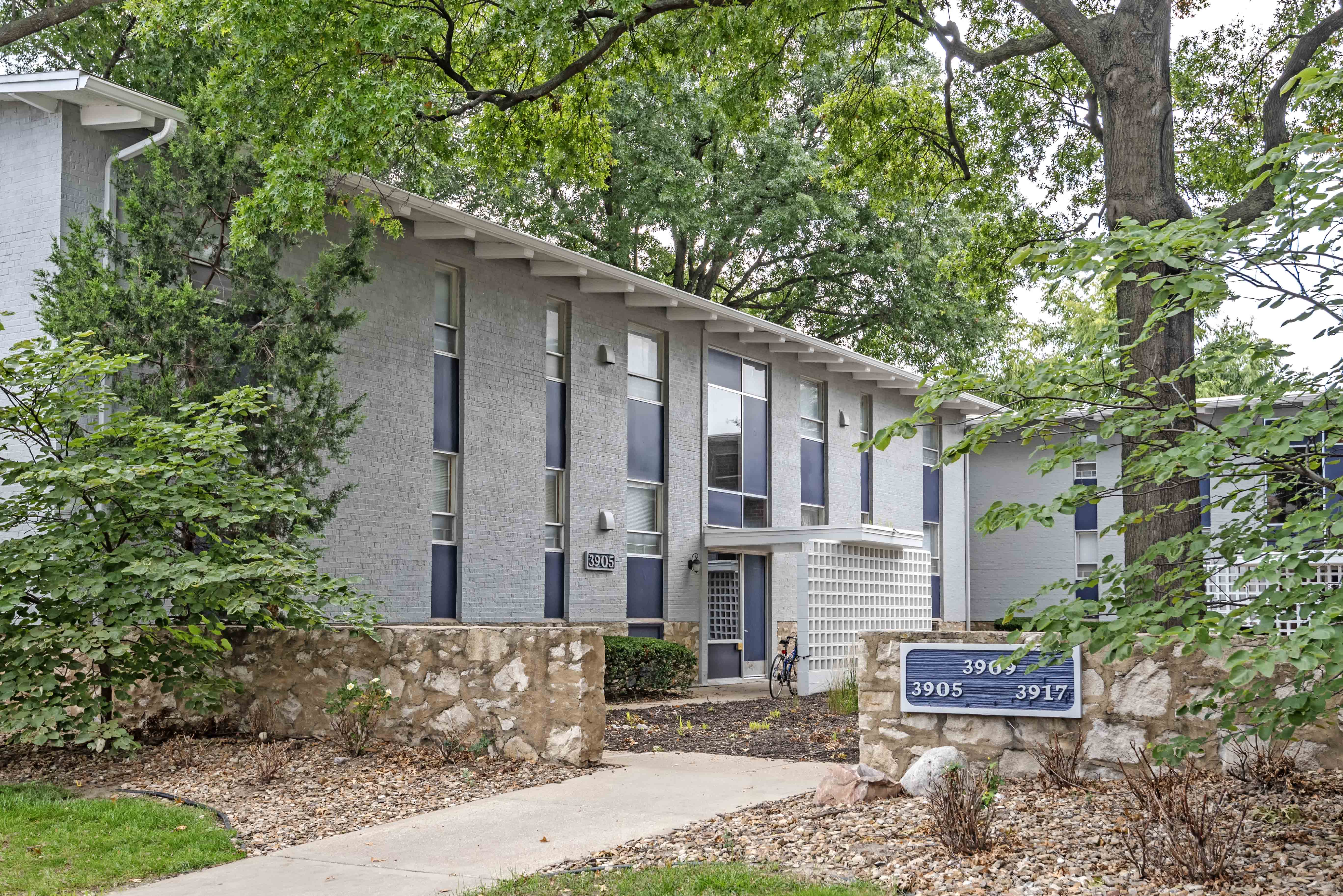 Corinth Gardens Apartments In Prairie Village Ks