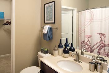 Tiled Tub and Showers at Grand Oak at Town Park, Tennessee, 37167
