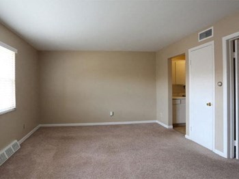 1821 Kenny Road Apt. E 1 Bed Apartment for Rent - Photo Gallery 6